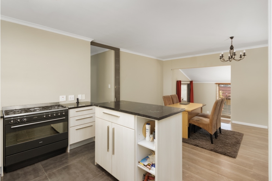 3 Bedroom Property for Sale in Mountainside Western Cape